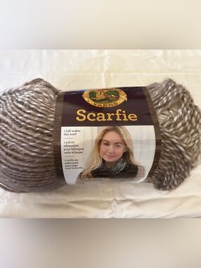 Lion Brand Scarfie Yarn Cream/Taupe 206 Lot#77808 Acrylic 78%/22% Wool New Knit